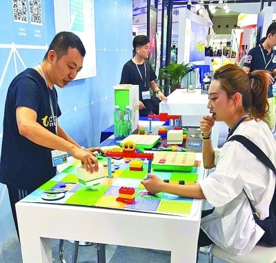 数字浪潮中的文化新篇 深圳南山“文化+科技”闪耀文博会